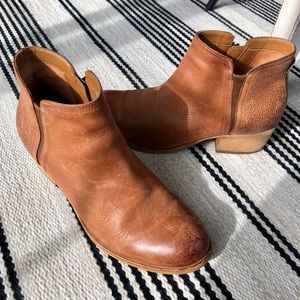 Women’s Clark’s leather ankle boot